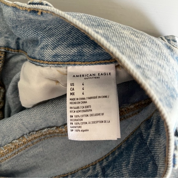 Light wash mom shorts - Picture 6 of 6